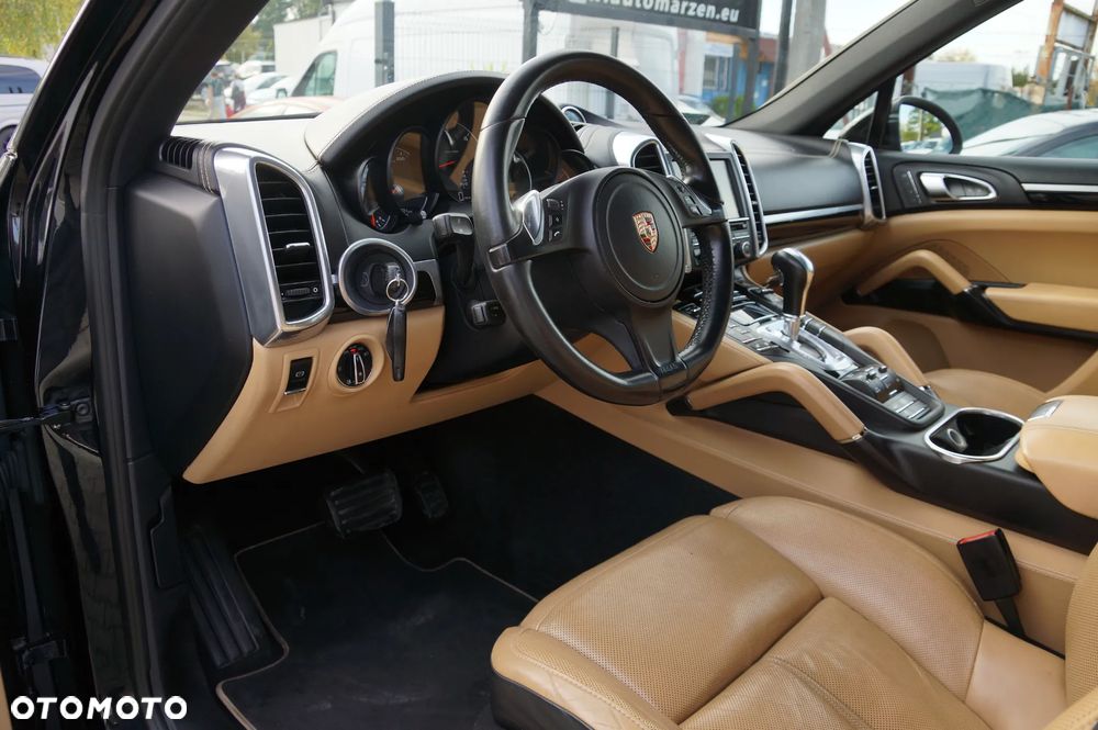 Porsche Cayenne - 23