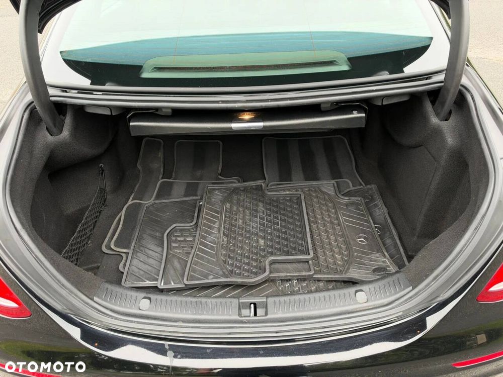 Mercedes-Benz Klasa E 300 9G-TRONIC - 13