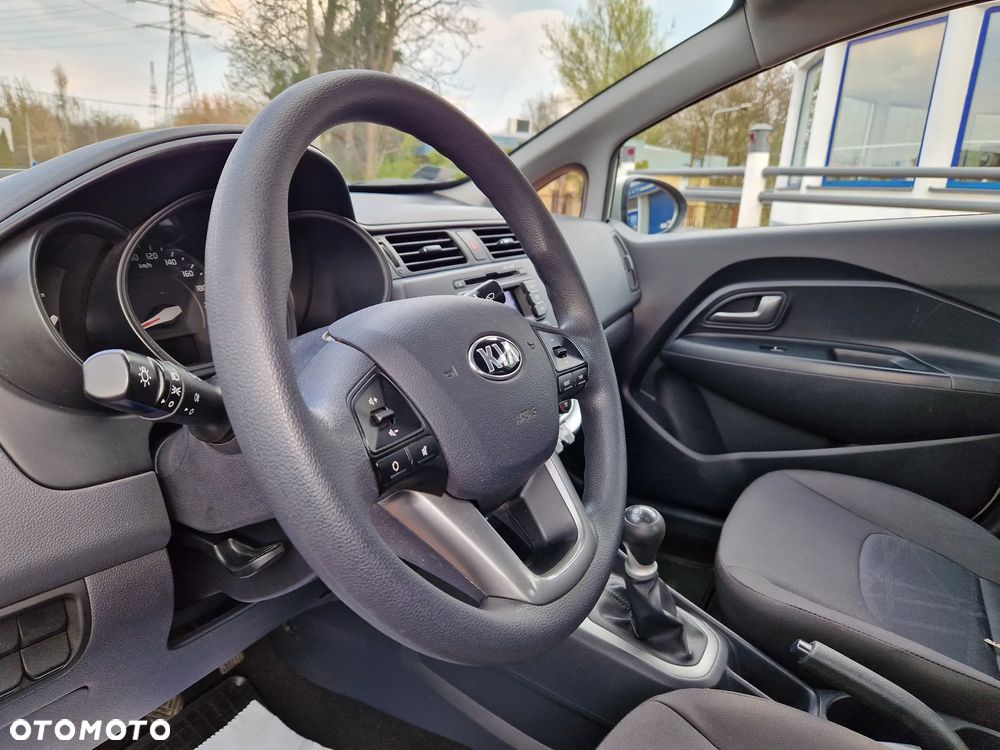 Kia Rio 1.2 L - 15