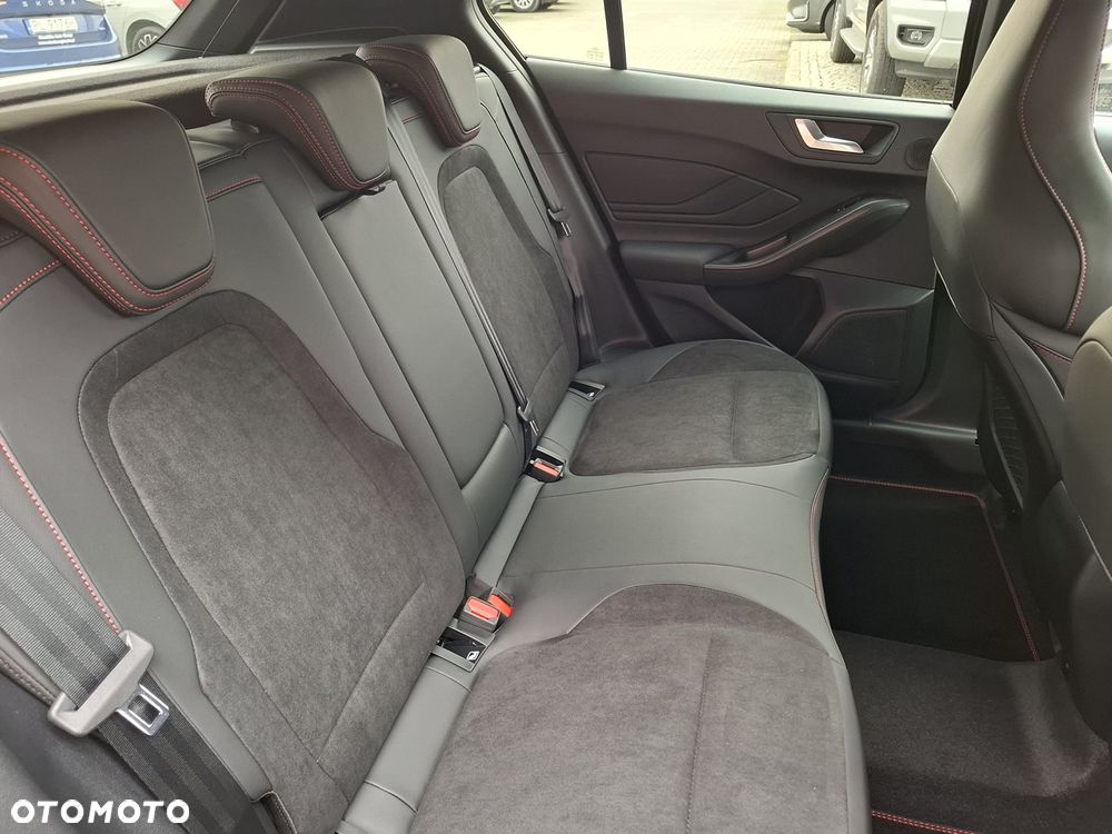 Ford Focus 2.3 EcoBoost ST X - 13