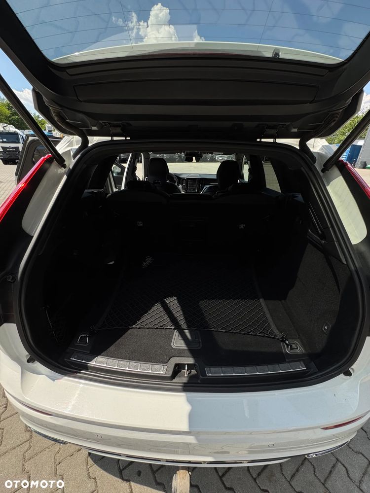 Volvo XC 60 B5 D AWD R-Design - 10