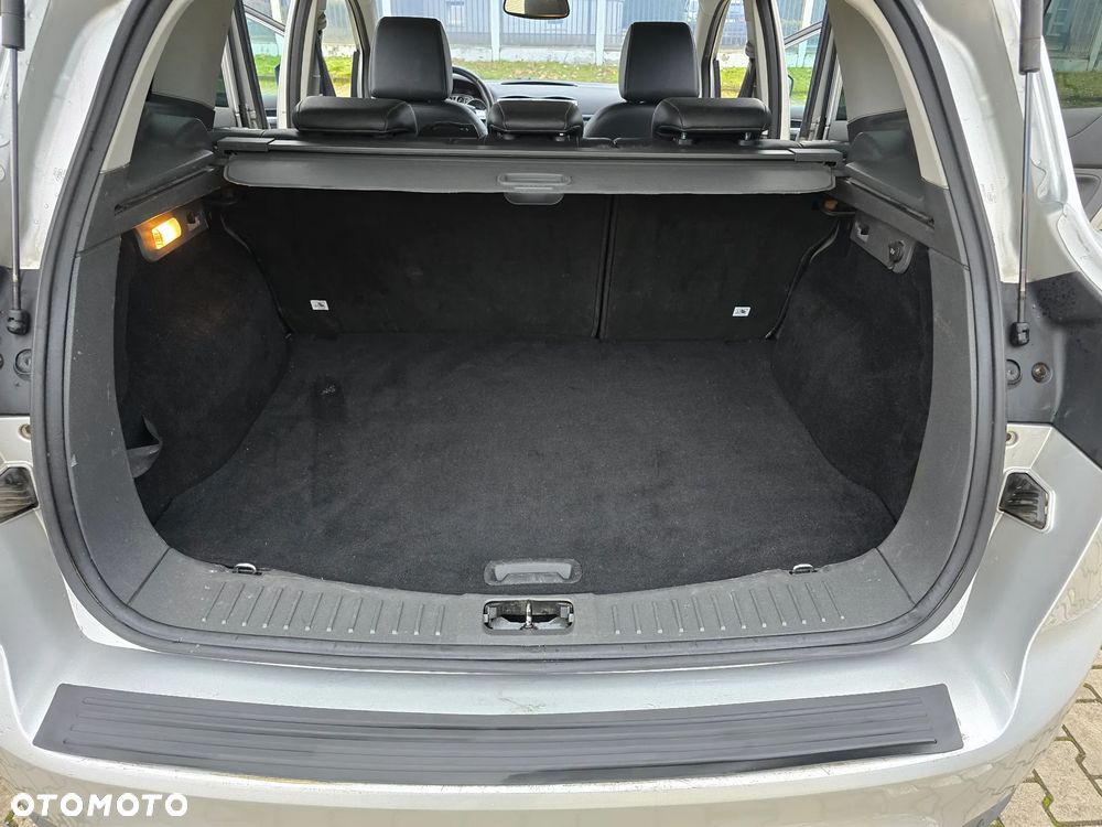 Ford Kuga 2.0 TDCi 2x4 Titanium - 17