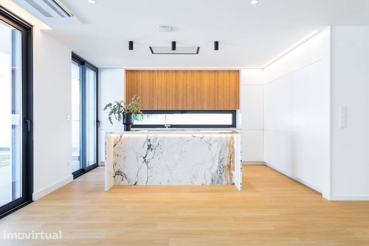 Moradia T4 em Sobreda — Viva a Arquitetura de Autor, Todos os Dias - Grande imagem: 5/57
