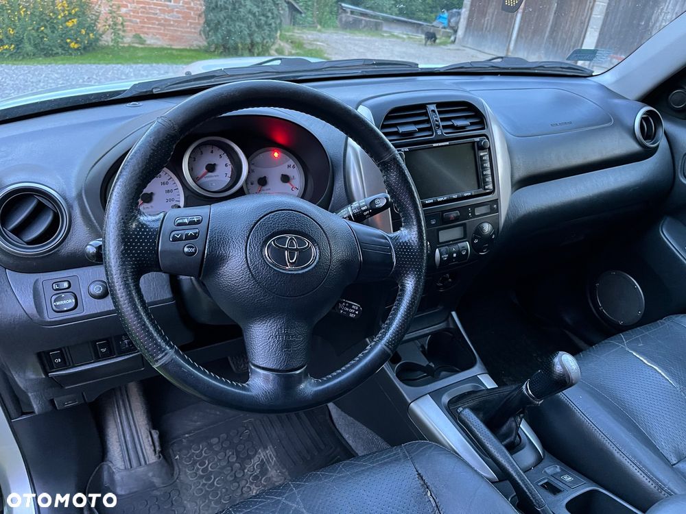 Toyota RAV4 2.0 D-4D 4x4 - 16