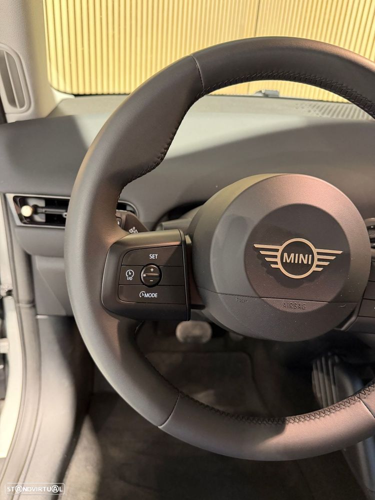 MINI 3 Portas Cooper SE Essential - 20