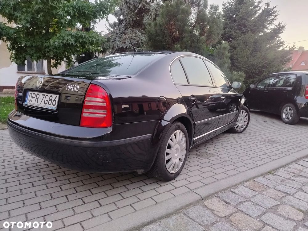 Skoda Superb 2006 photo 2