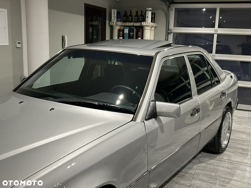 Mercedes-Benz W124 (1984-1993) - 25