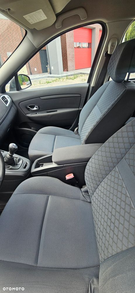 Renault Scenic - 16