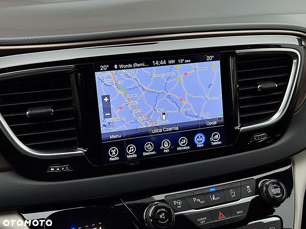 Chrysler Pacifica - 11