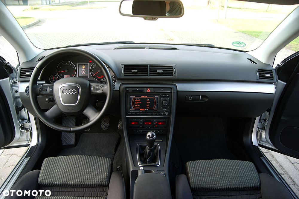 Audi A4 Limousine - 7