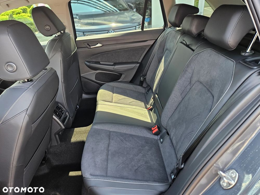 Volkswagen Golf VIII 1.5 TSI Life Plus - 10