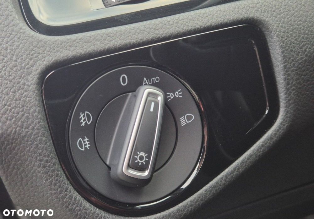 Volkswagen Golf - 16