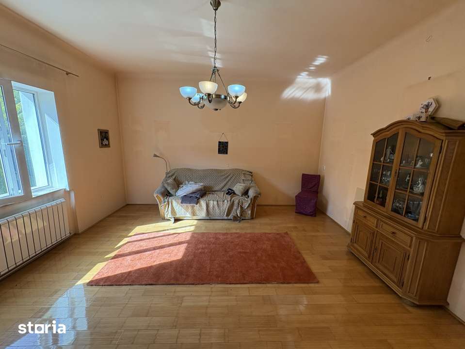 Casa parter + mansarda, situat la curte comuna, teren propriu, 3 locat - Imagine principală: 3/19