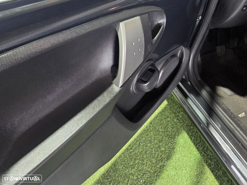 Peugeot 107 1.0 Access - 9