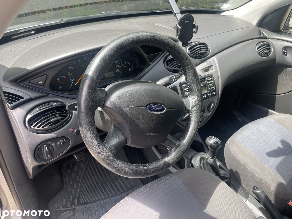 Ford Focus - 8