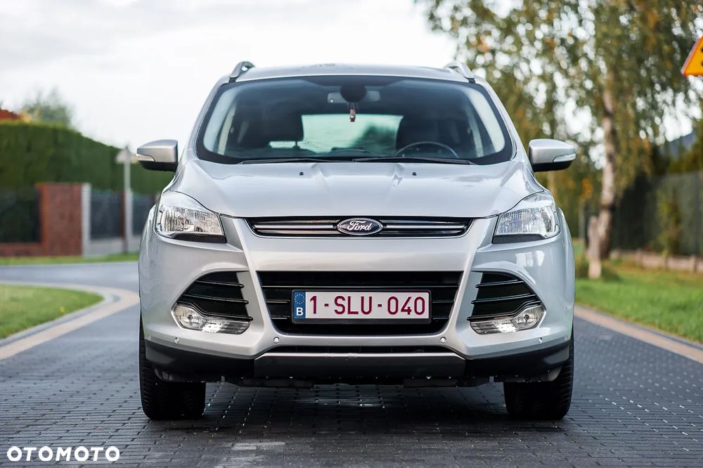 Ford Kuga 2.0 TDCi 2x4 Titanium - 2