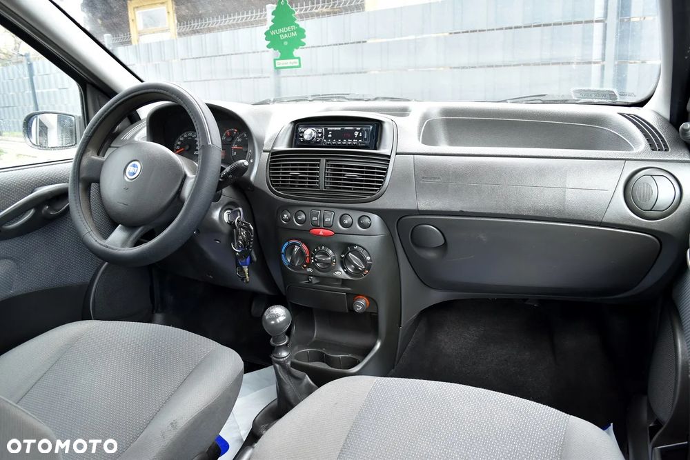 Fiat Punto 1.2 8V Active - 18