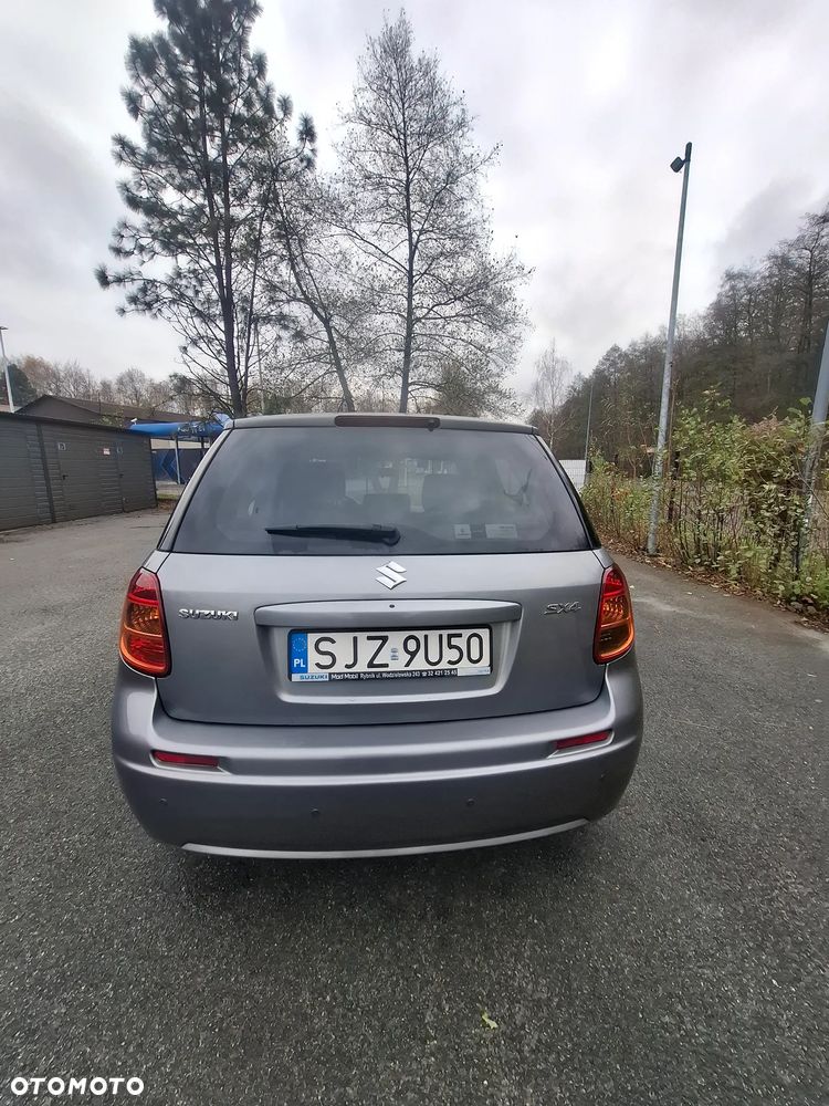 Suzuki SX4 1.6 Premium - 4