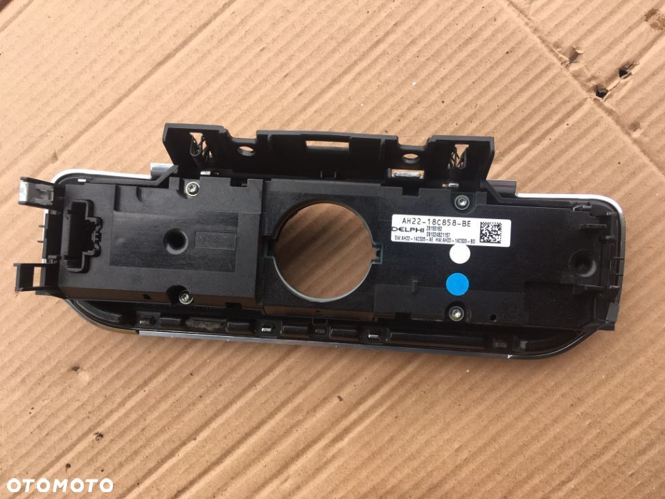 Panel sterowania radia AH22-18C858 RANGE ROVER SPORT Lift / Land Rover Discovery 4 IV - 2