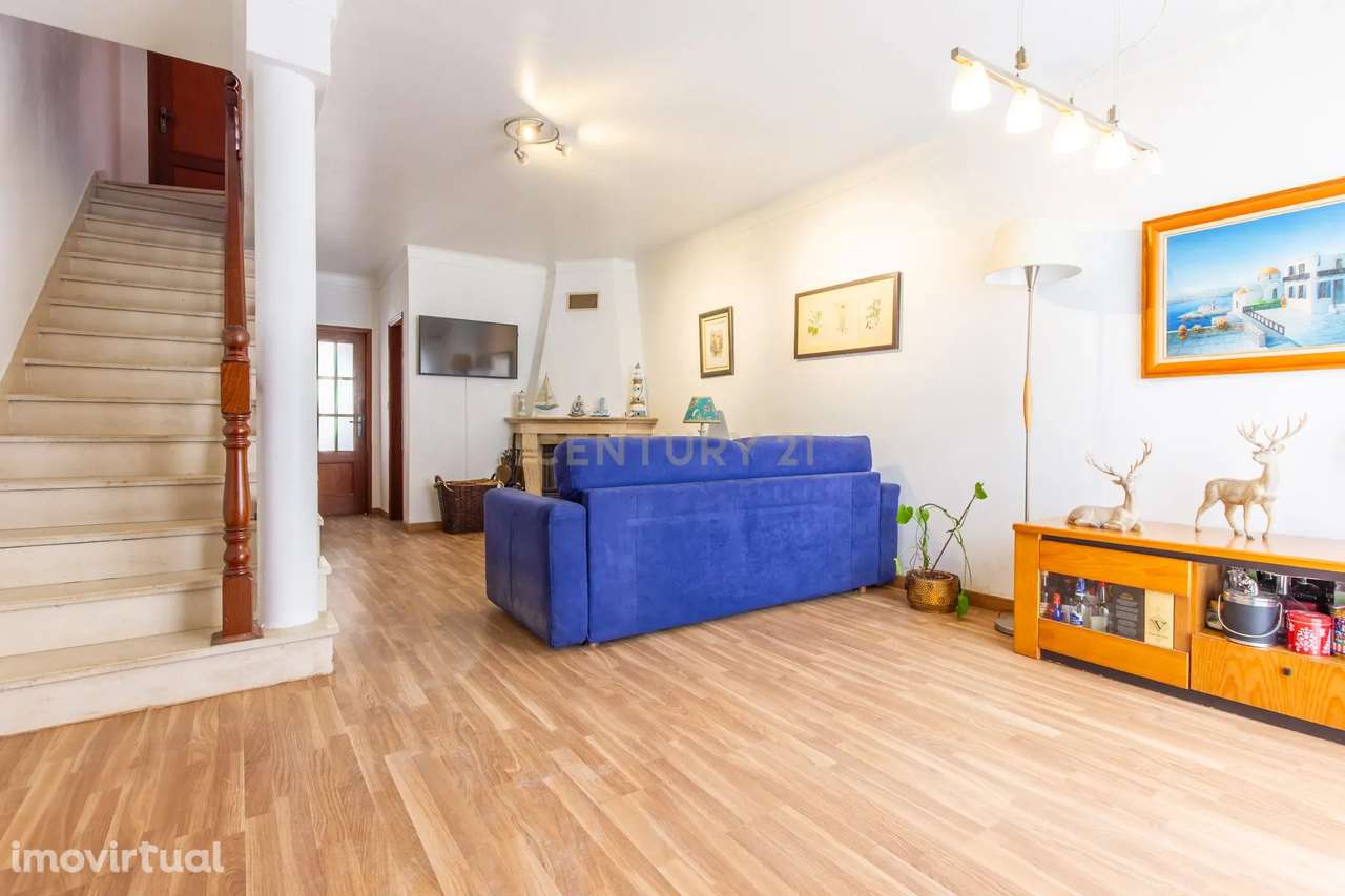 Moradia T3 na Quinta do Conde com quintal e sotão - Grande imagem: 3/34