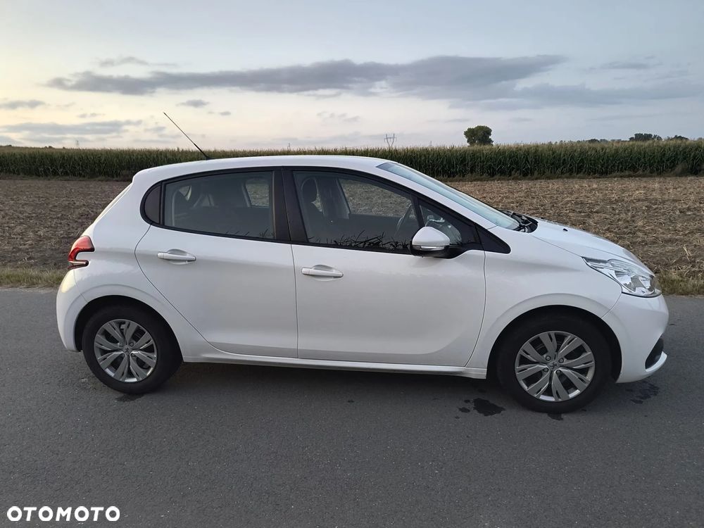 Peugeot 208 - 3