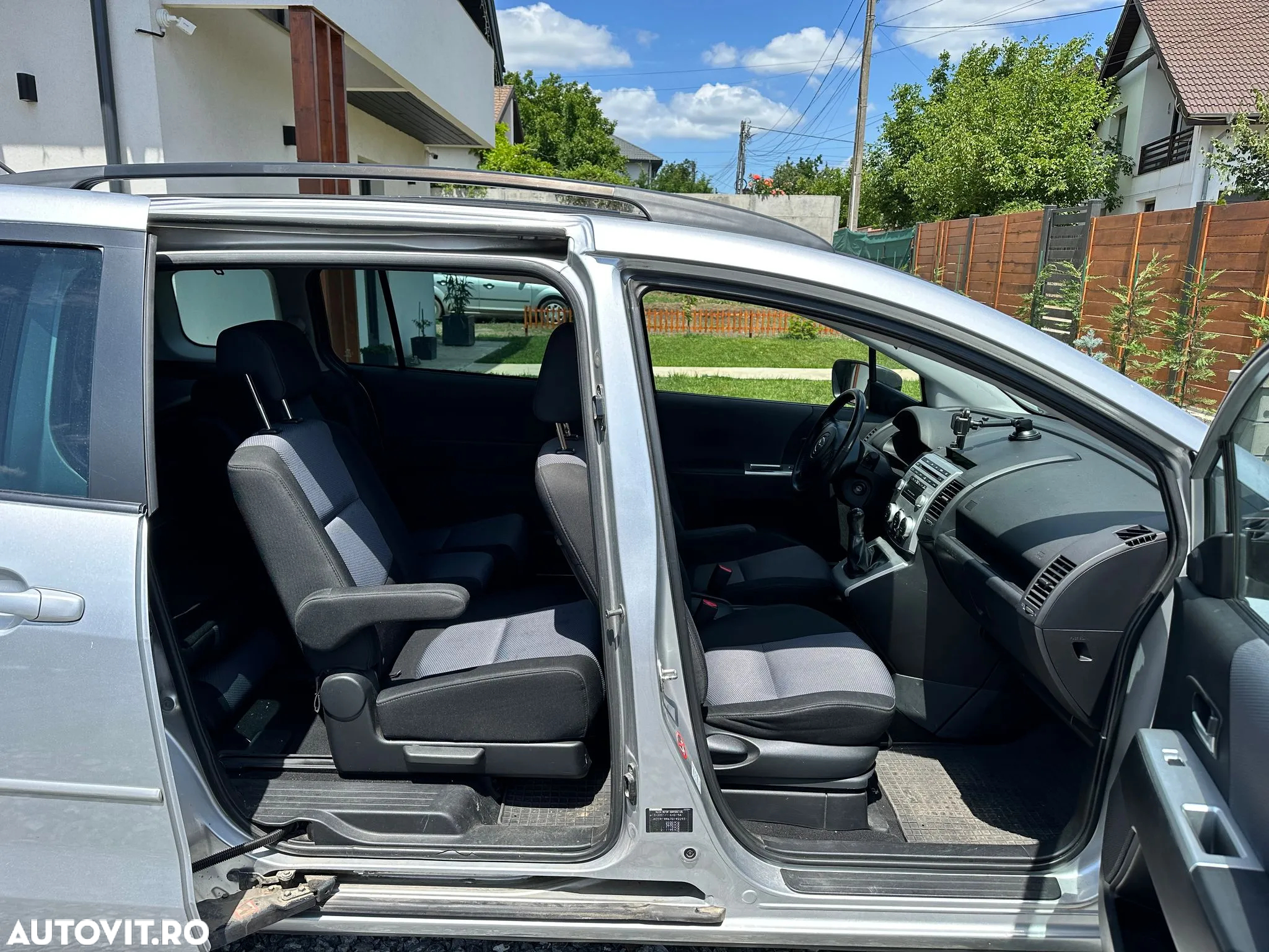 Mazda 5 - 7
