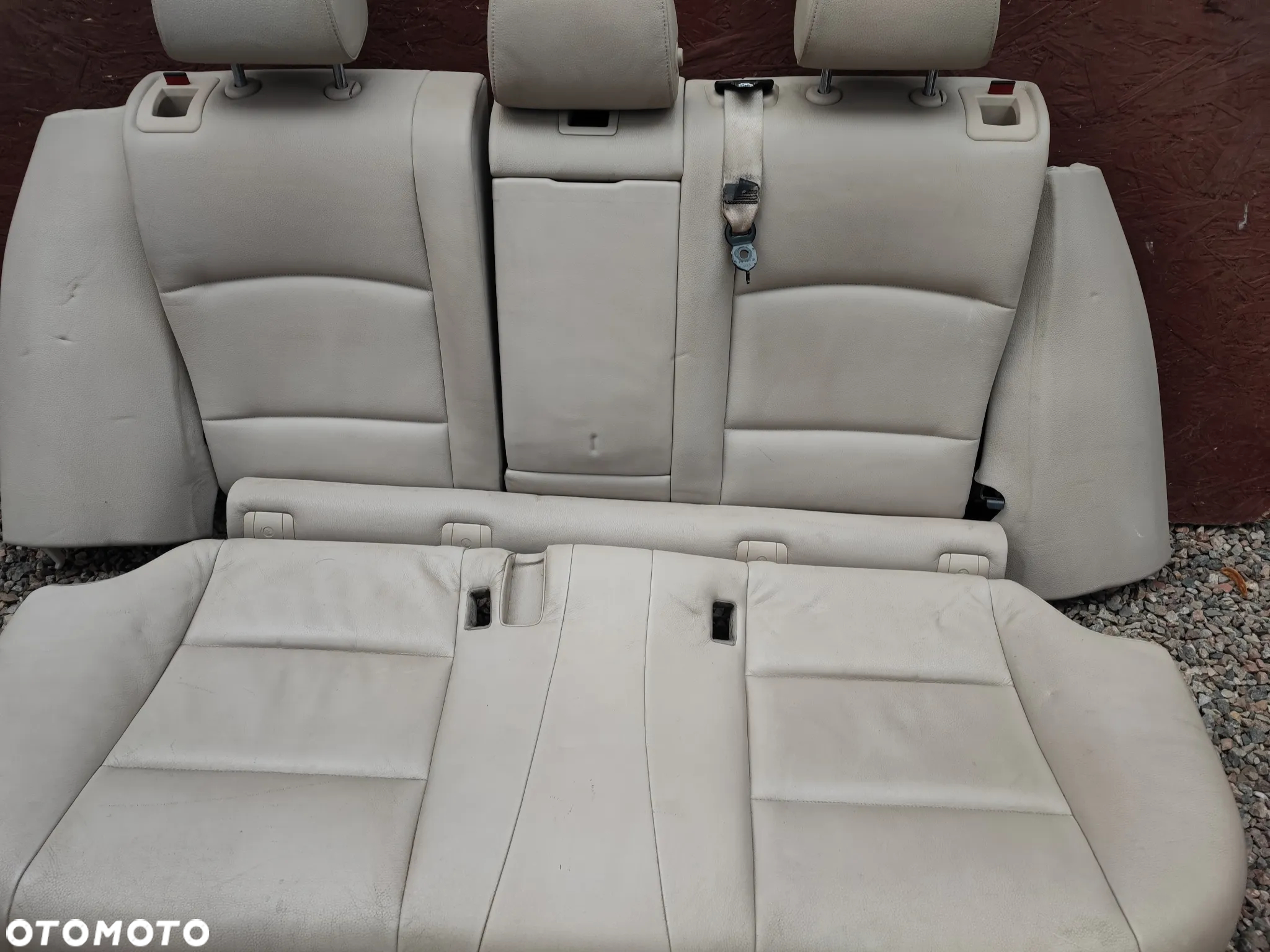 BMW F11 / F11N ORYGINALNA KANAPA TYŁ W KOLORZE DAKOTA OYSTER / BEŻOWA + PODŁOKIETNIK O NR. 7 254 260 OEM W DOBRYM STANIE - 3
