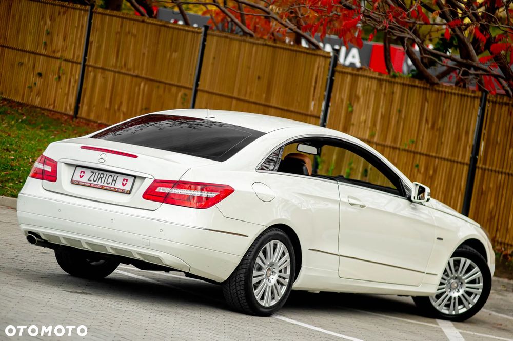 Mercedes-Benz E-Class 2011 photo 4