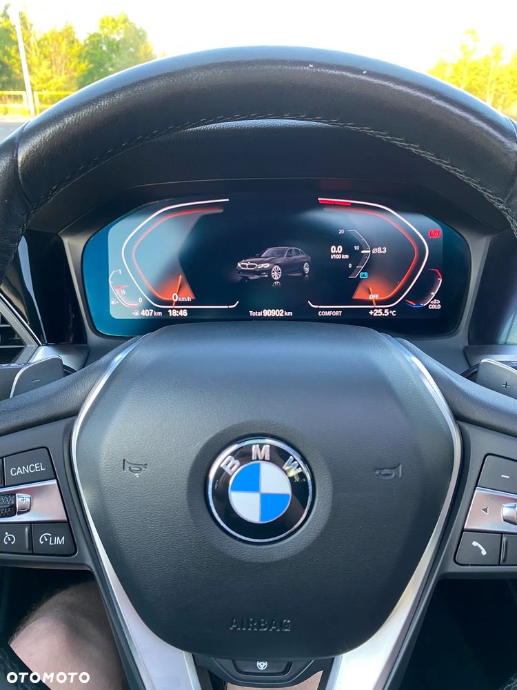 BMW Seria 3 330i M Sport - 26
