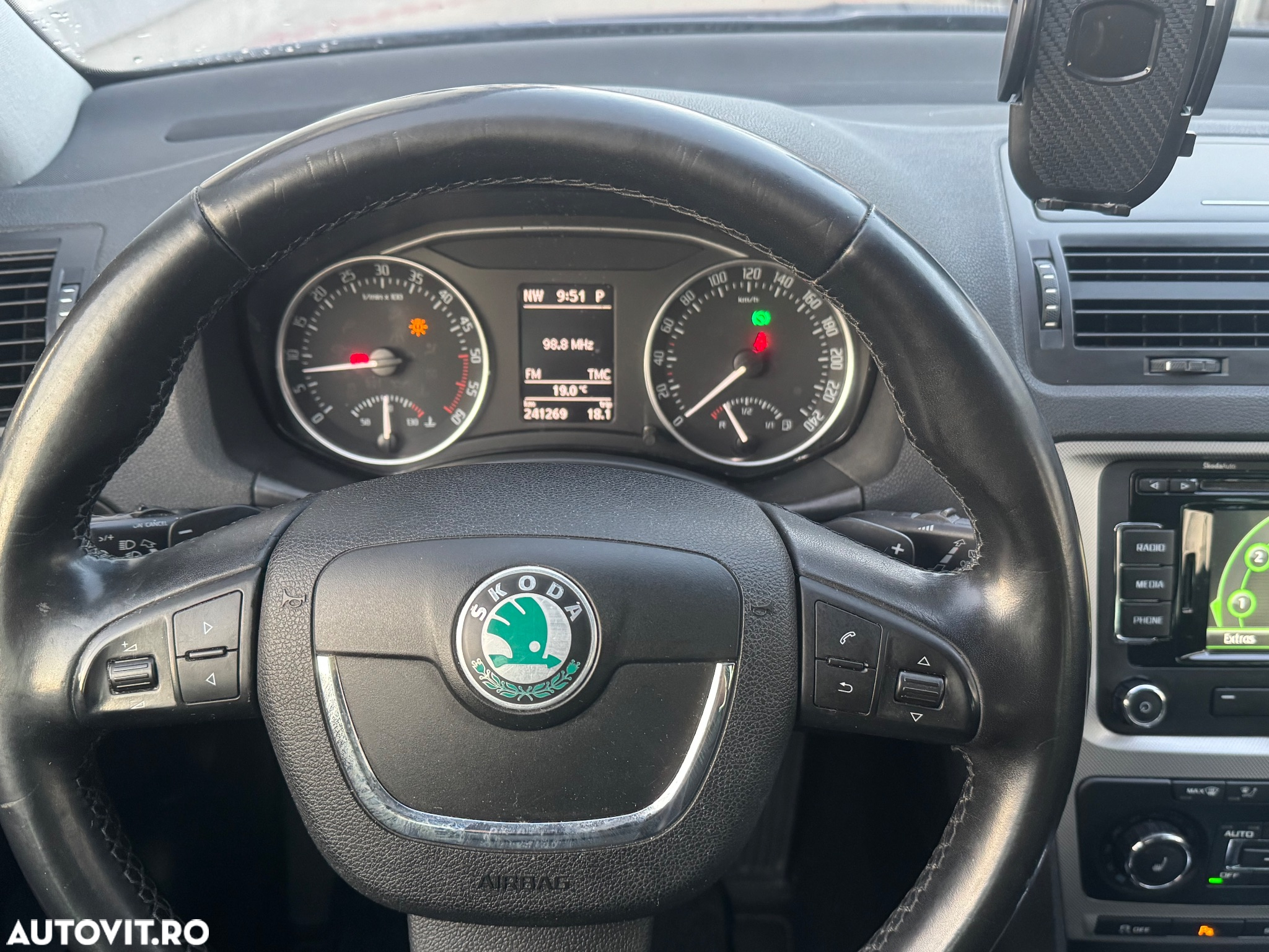 Skoda Octavia Combi 2.0 TDI Ambiente DSG - 8