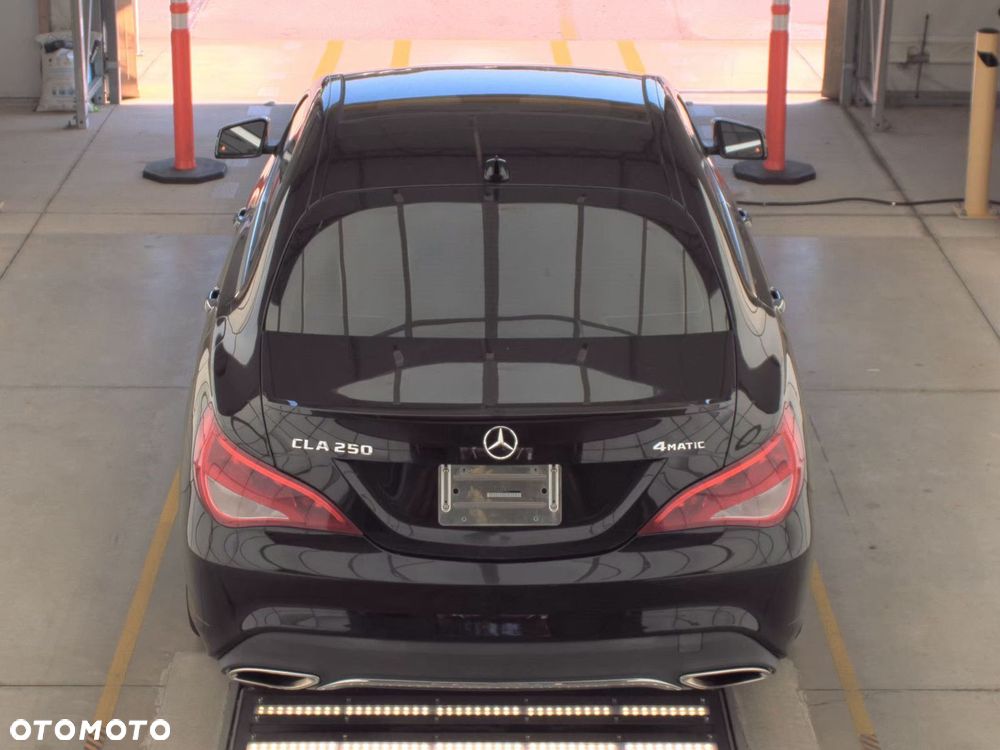 Mercedes-Benz CLA 250 4Matic 7G-DCT AMG Line - 6