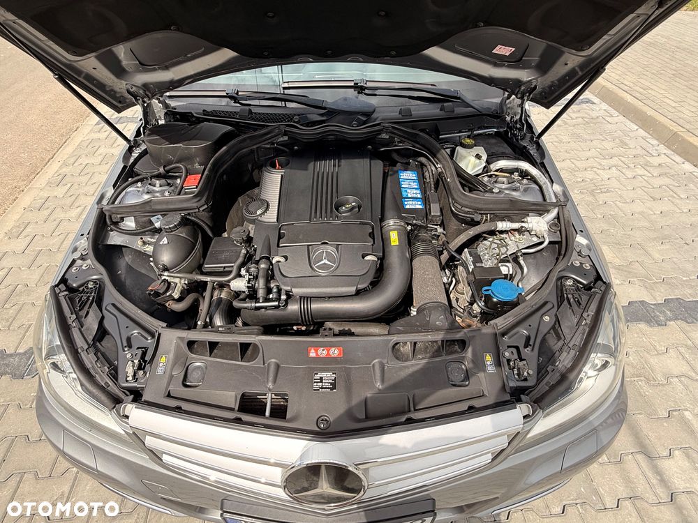 Mercedes-Benz Klasa C 250 (BlueEFFICIENCY) 7G-TRONIC Avantgarde - 34