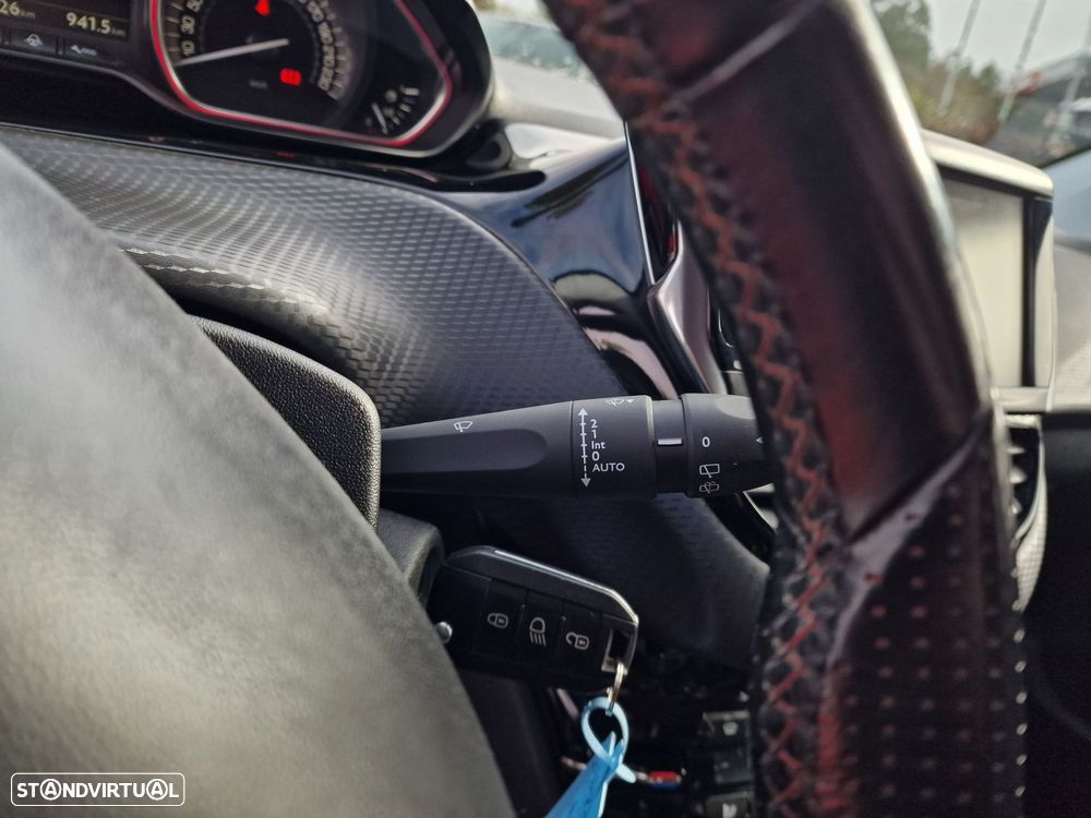 Peugeot 2008 1.2 PureTech GT Line - 21