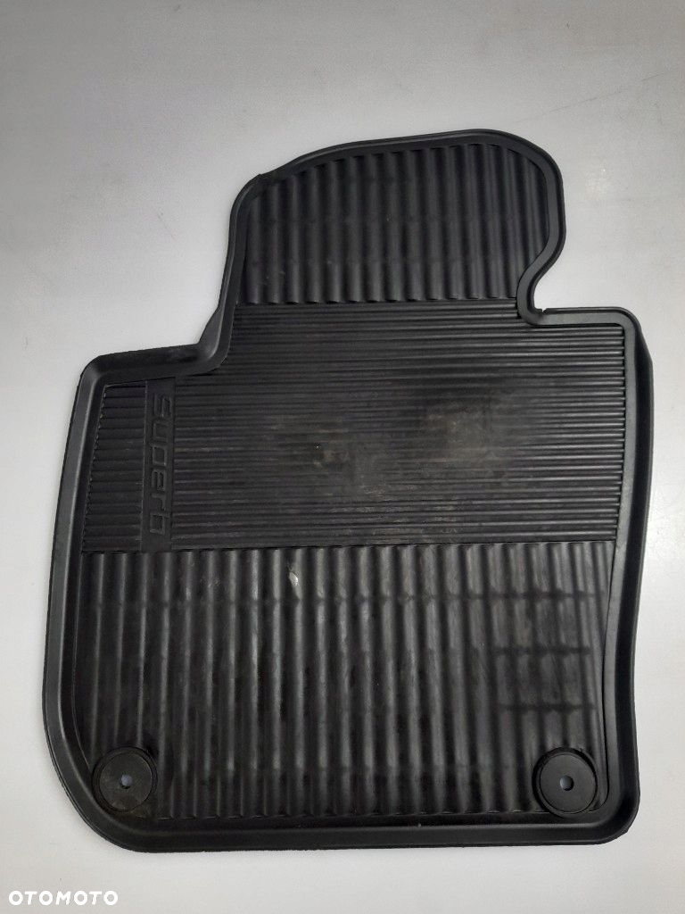SKODA SUPERB II KOMBI DYWANIKI WYCIERACZKI GUMOWE 3T1862435 ORYGINAŁ SUPER - 3