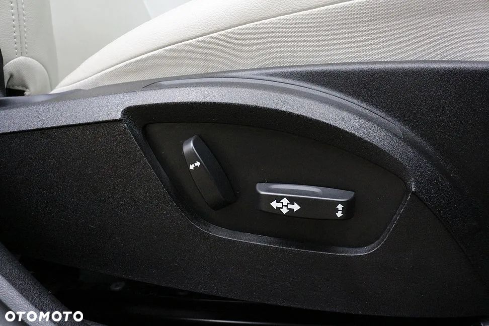 Volvo V40 D4 Summum - 15