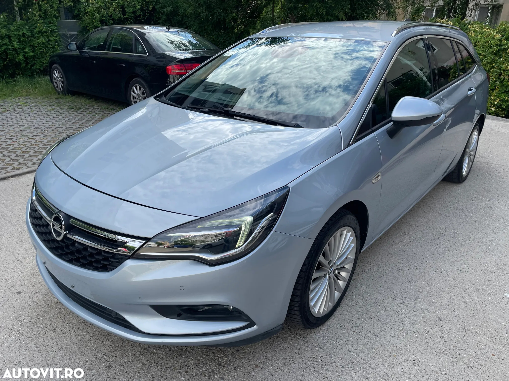 Opel Astra 1.6 CDTI ECOTEC Start/Stop Cosmo - 2