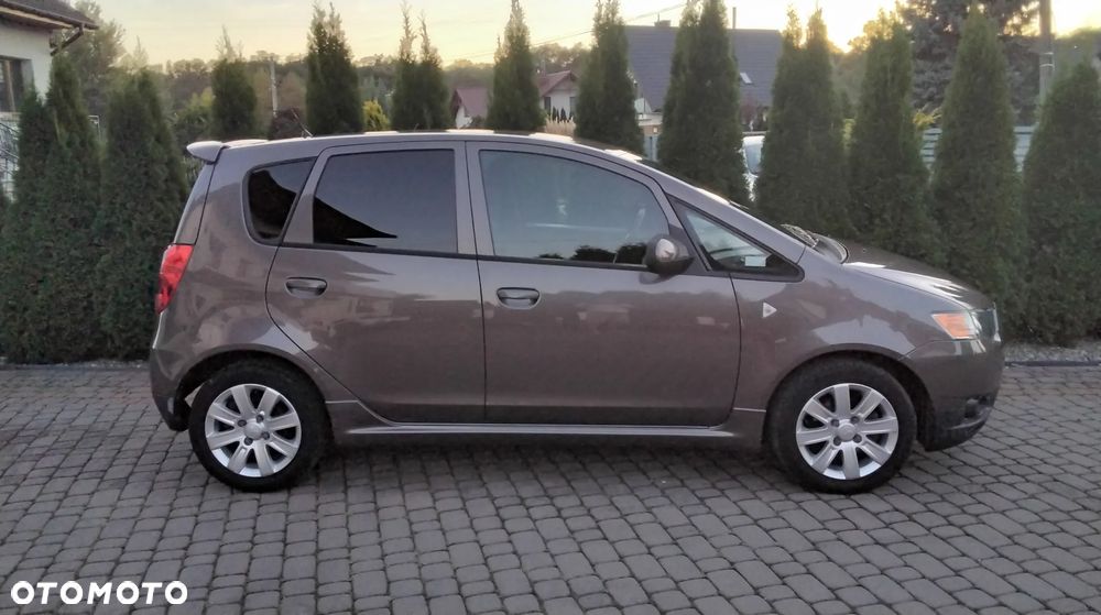 Mitsubishi Colt - 11