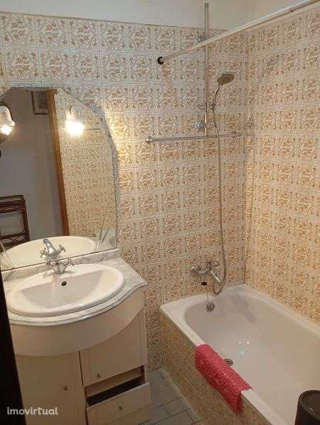 RESERVADO - T3 luminoso - boas áreas e excelente localização - Grande imagem: 4/12