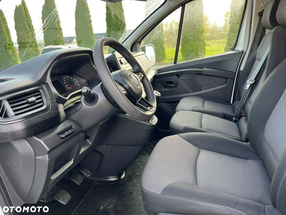 Renault Trafic - 16