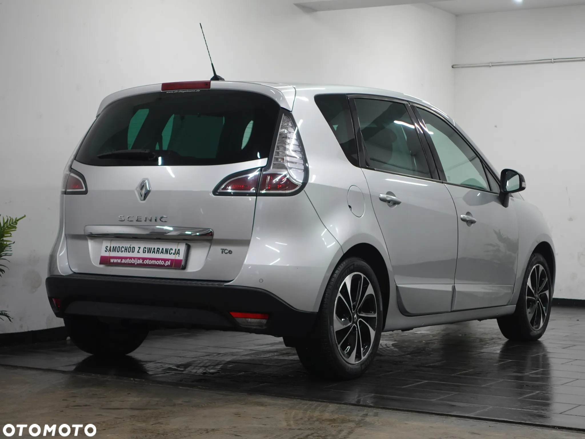 Renault Scenic ENERGY TCe 115 Bose Edition - 9