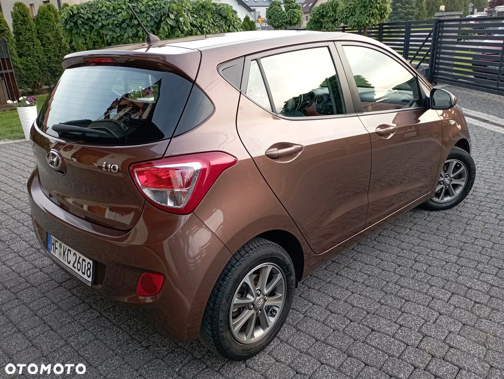 Hyundai i10 1.0 Fifa World Cup Edition - 4
