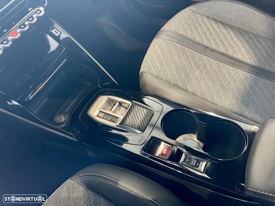 Peugeot 2008 1.2 Hybrid Allure e-DCS6 - 26