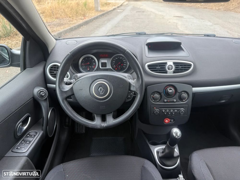 Renault Clio 1.2 16V Confort Dynamique - 20