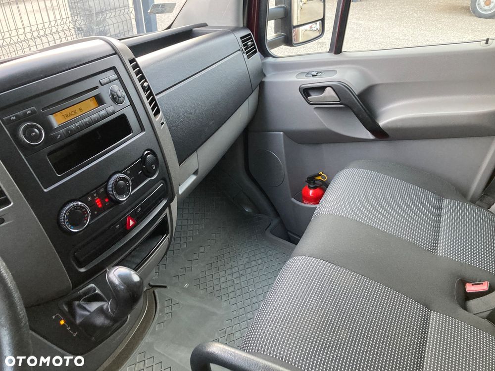 Mercedes-Benz Sprinter - 14