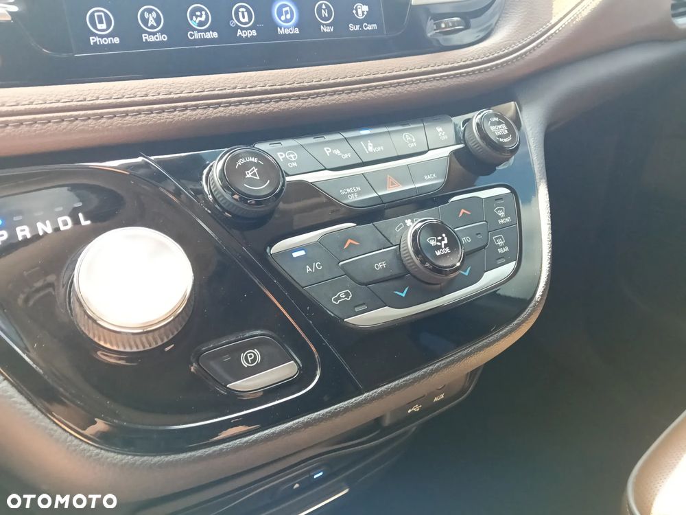 Chrysler Pacifica - 29