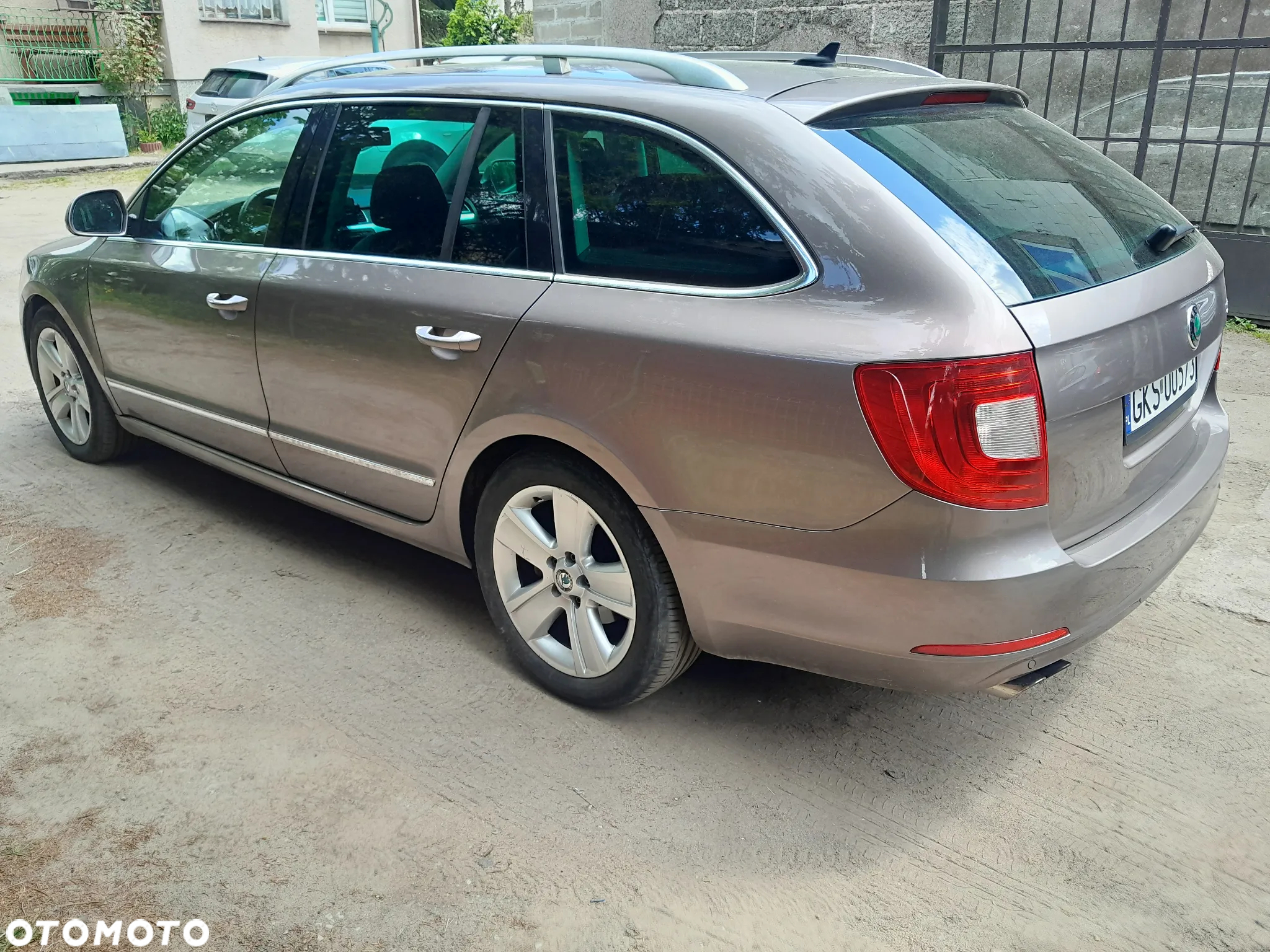 Skoda Superb 2.0 TDI Elegance DSG - 5