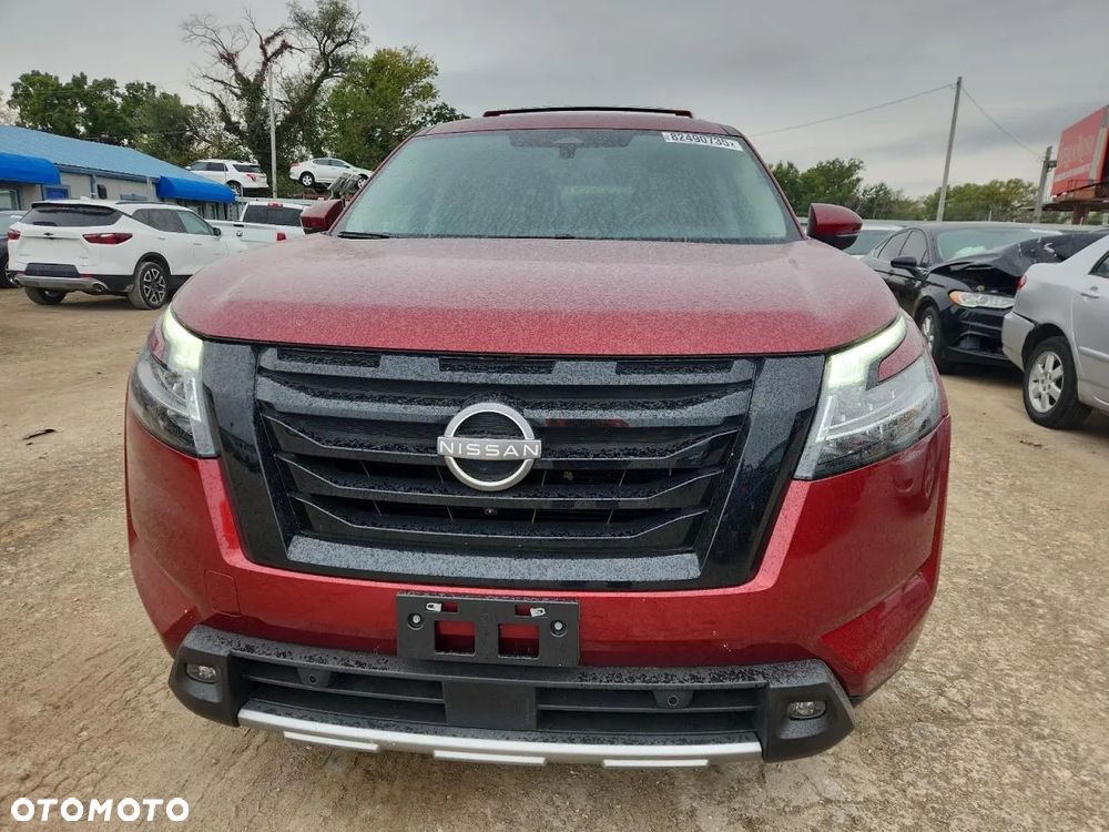 Nissan Pathfinder - 2