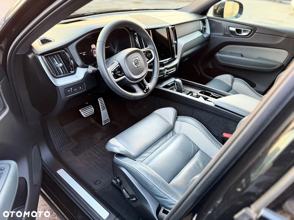 Volvo XC 60 T8 Plug-In Hybrid AWD R-Design - 13