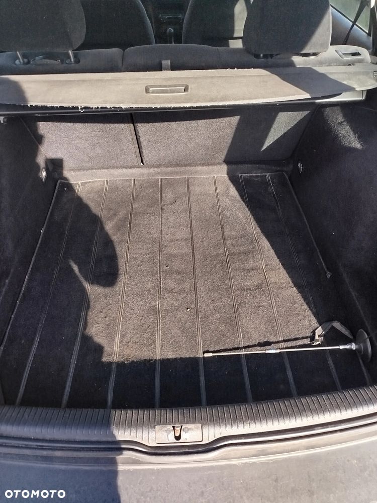 Volkswagen Golf 1.9 GL TDI - 8