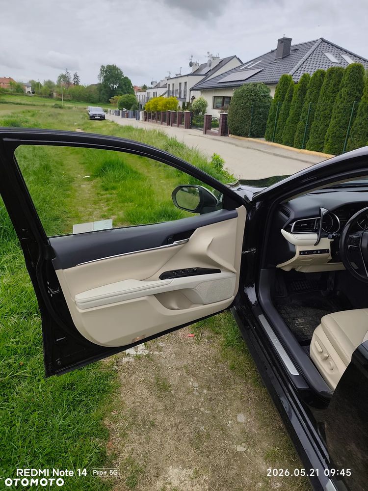 Toyota Camry 2.5 Hybrid Executive CVT - 21